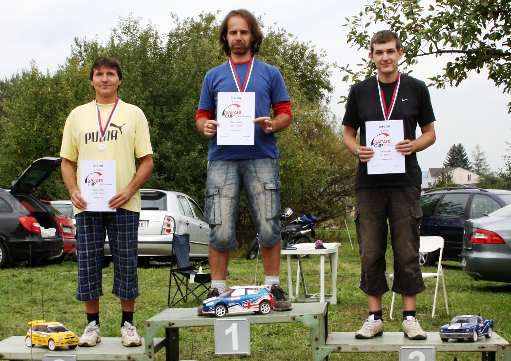 Dwojkoli z leva Roman Horsk, Petr Barto, Jan Pape 