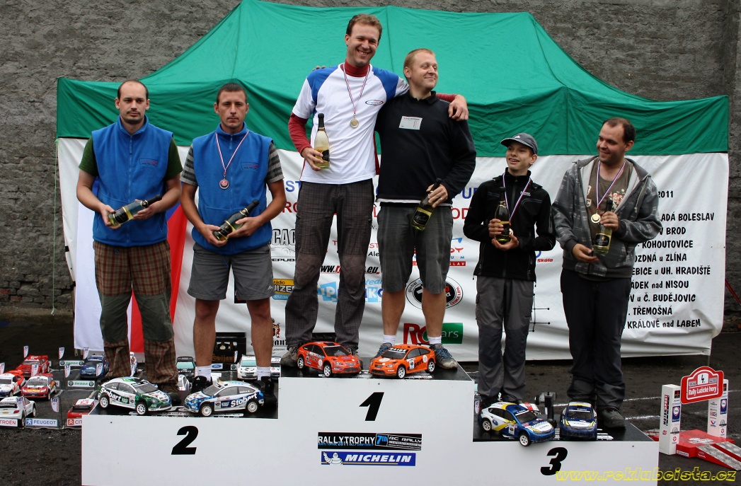  Tmy z leva  Rally Club VIDOV (Petr Havlk, Jirka Hadrava),RC Rally Racing team(Ale ejchan, Jan Hemnek), MS Subaru RACING(Victor Trnka, Petr Kne) 